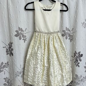 Girls light yellow party dress worn once to dance excellent condition